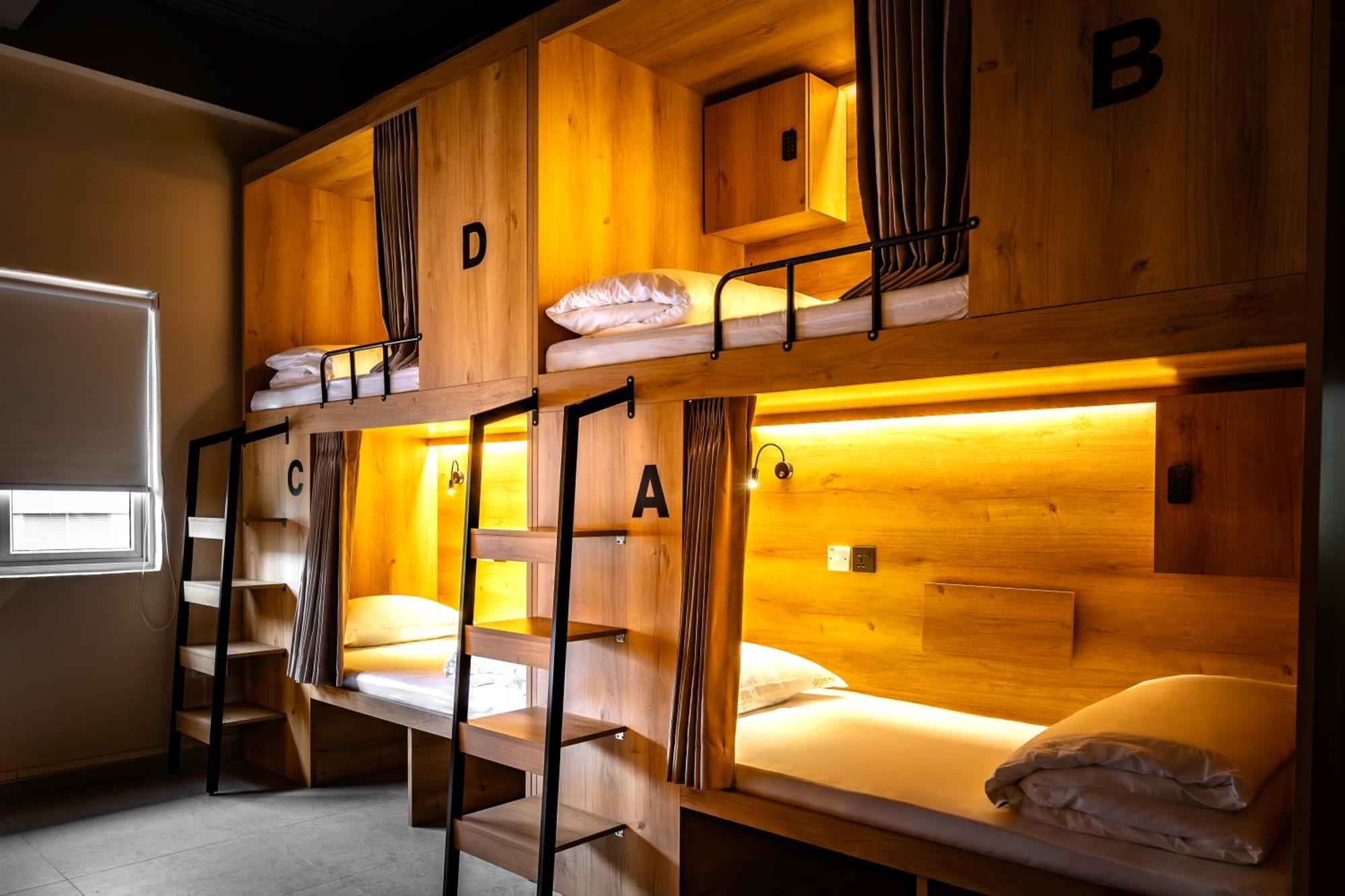 Gusti Hostel Singapore